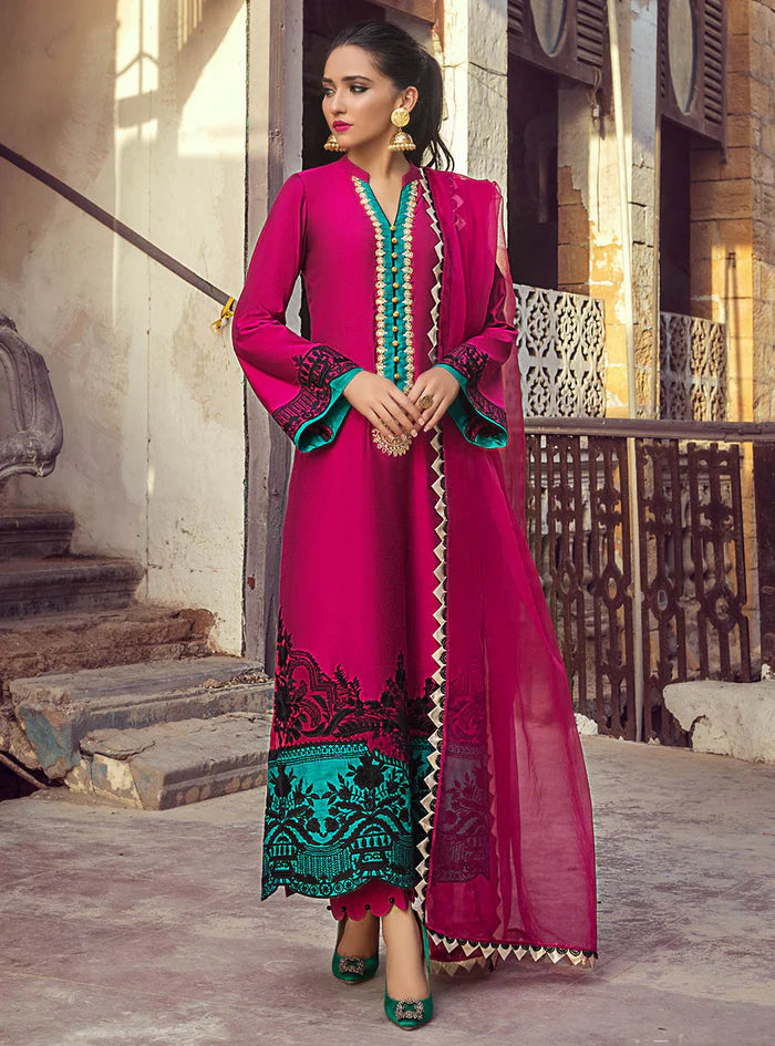 Zainab Chottani | Fantasy In Fuschia