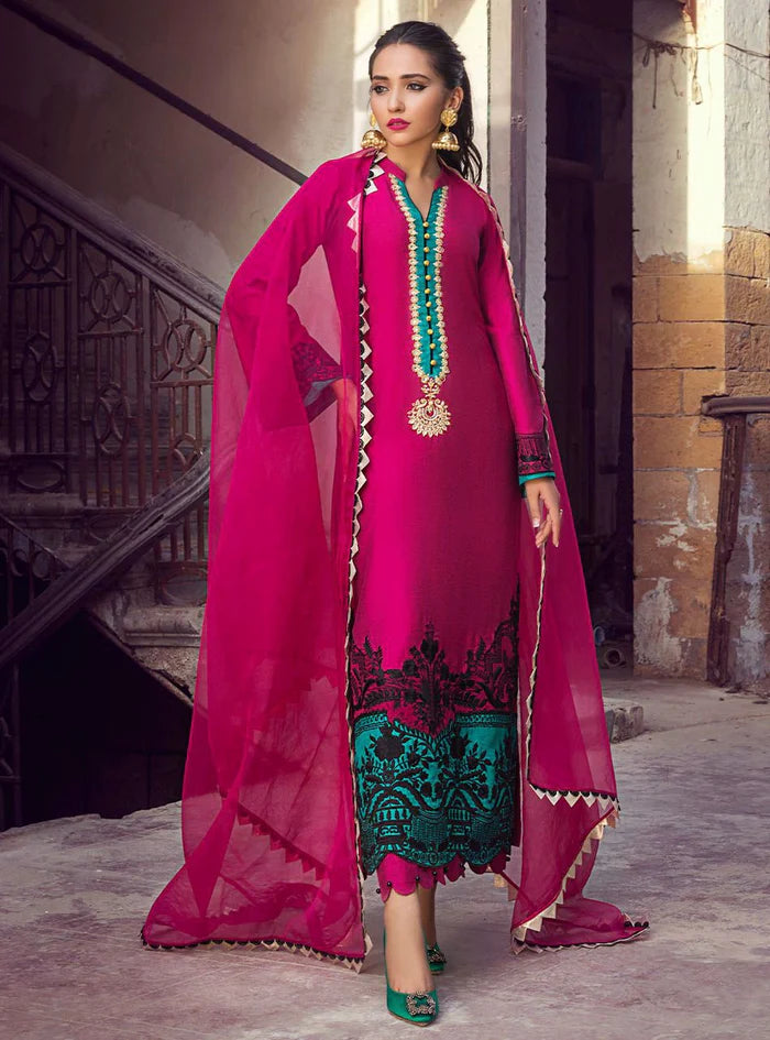 Zainab Chottani | Fantasy In Fuschia