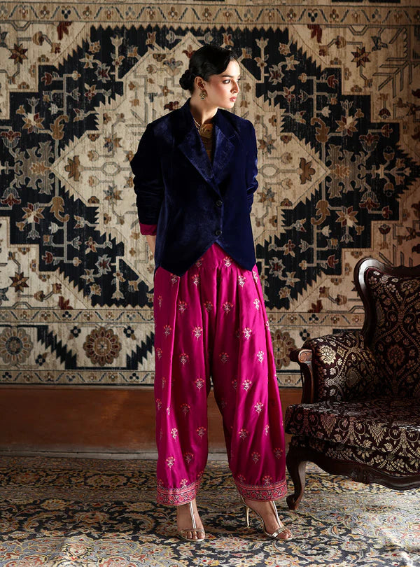 Zainab Chottani | Velura Velvet Edit 25 | Bela Jacket And Farshi - House of Ayeza