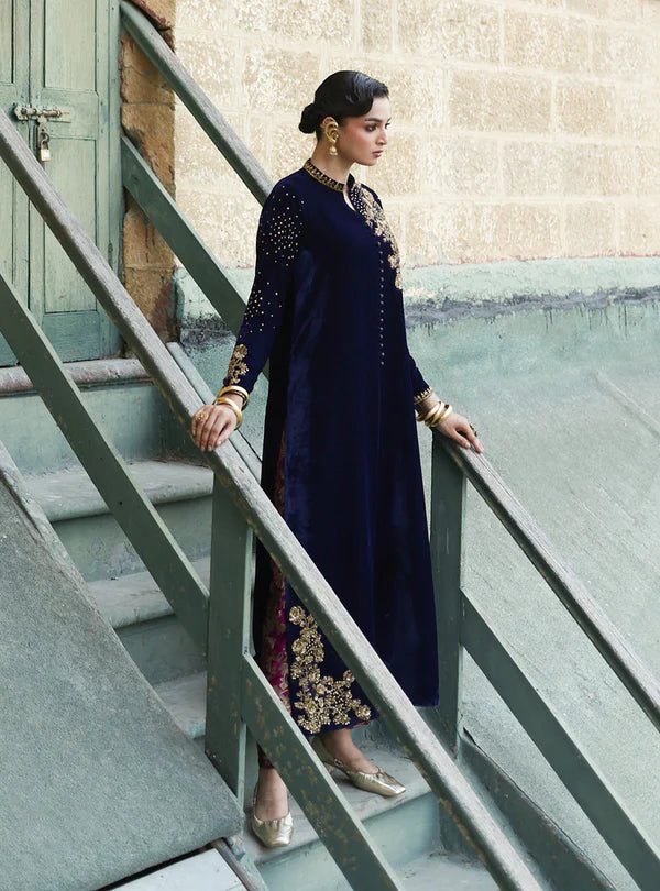 Zainab Chottani | Velura Velvet Edit 25 | Celine Gold - House of Ayeza