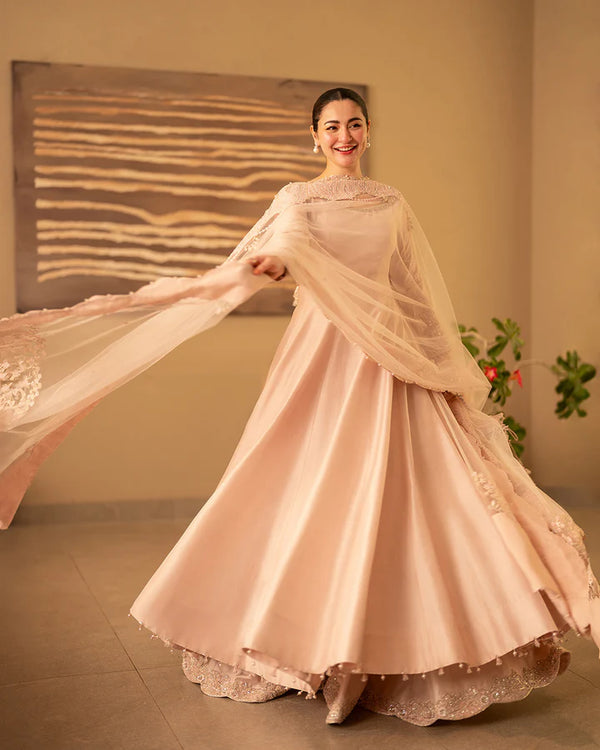 Faiza Saqlain | Reina | Mirari