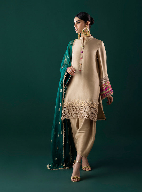 Zainab Chottani | Aura Luxe Pret | Roha