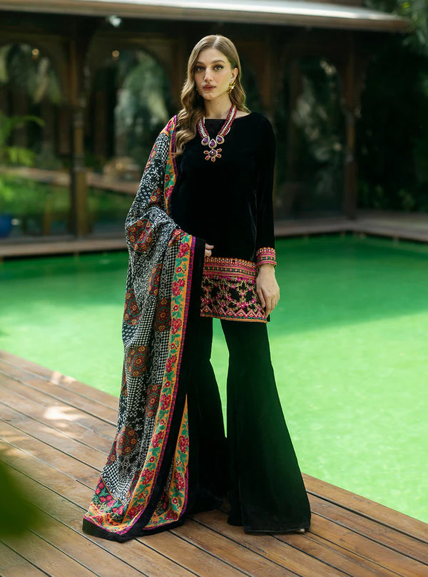 Zainab Chottani | Makhmal Luxe Pret | Zulmat - House of Ayeza