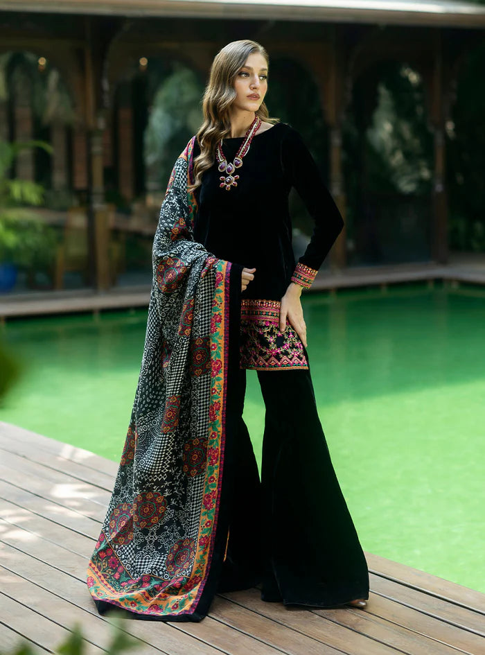 Zainab Chottani | Makhmal Luxe Pret | Zulmat - House of Ayeza