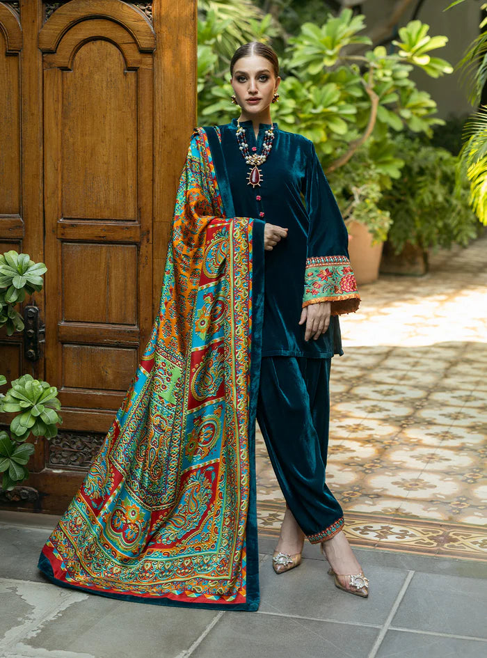 Zainab Chottani | Makhmal Luxe Pret | Avizeh - House of Ayeza