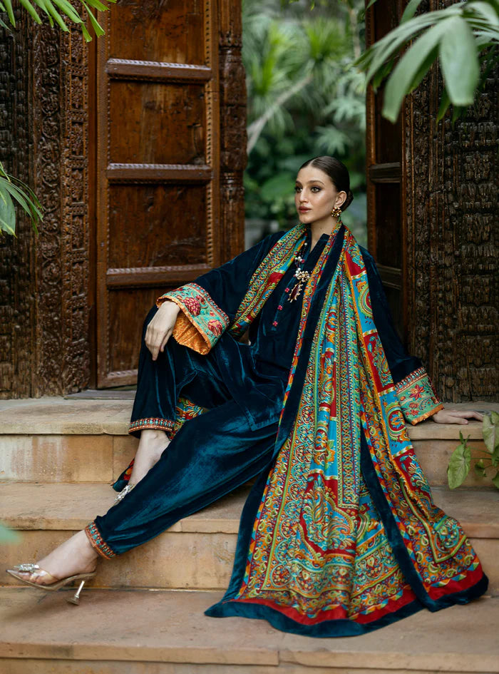 Zainab Chottani | Makhmal Luxe Pret | Avizeh - House of Ayeza