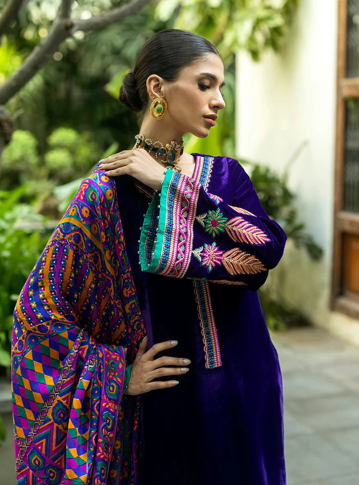 Zainab Chottani | Makhmal Luxe Pret | Rangin - House of Ayeza