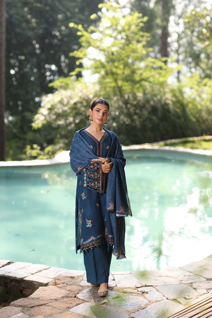 Saadia Asad | Winter Shawl 2024 Suzaankari | D8 - House of Ayeza