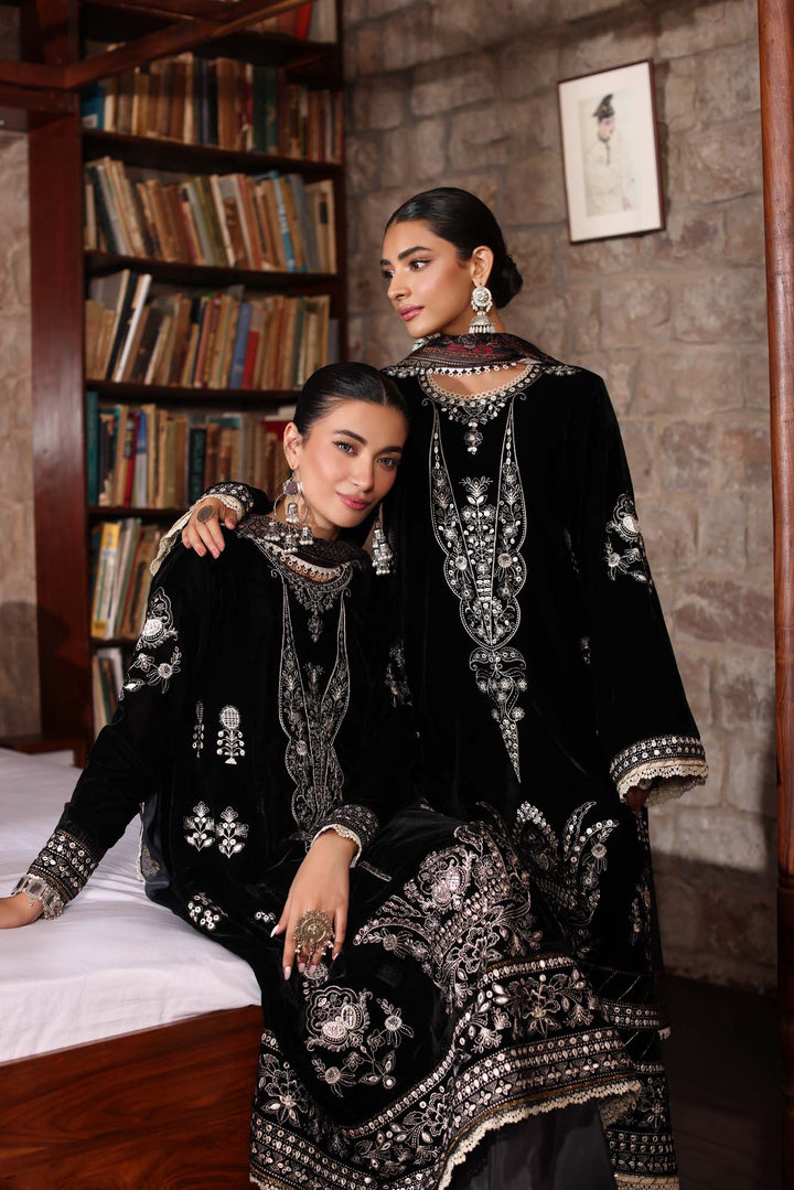 Saadia Asad | Winter Shawl 2024 Suzaankari | D12 - House of Ayeza