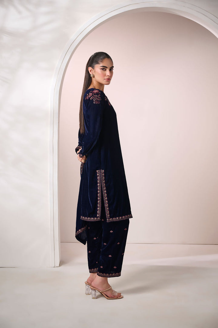 Dhanak | FW 24` Velvet Drop 1 | FW24DA-2601 NAVY BLUE 2PCS EMBROIDERED KURTA WITH TROUSER - House of Ayeza