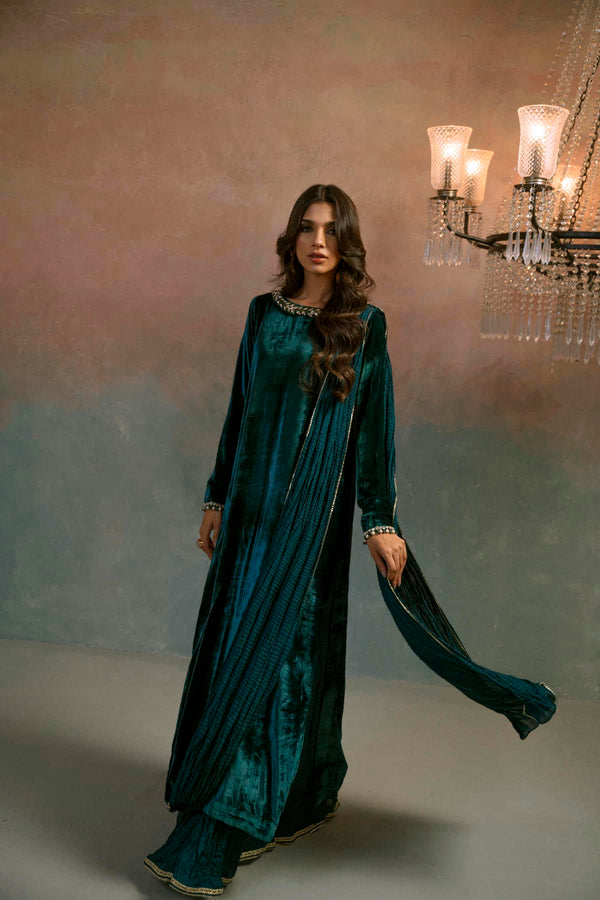 Ayesha Somaya | Velvet | Noir Bloom