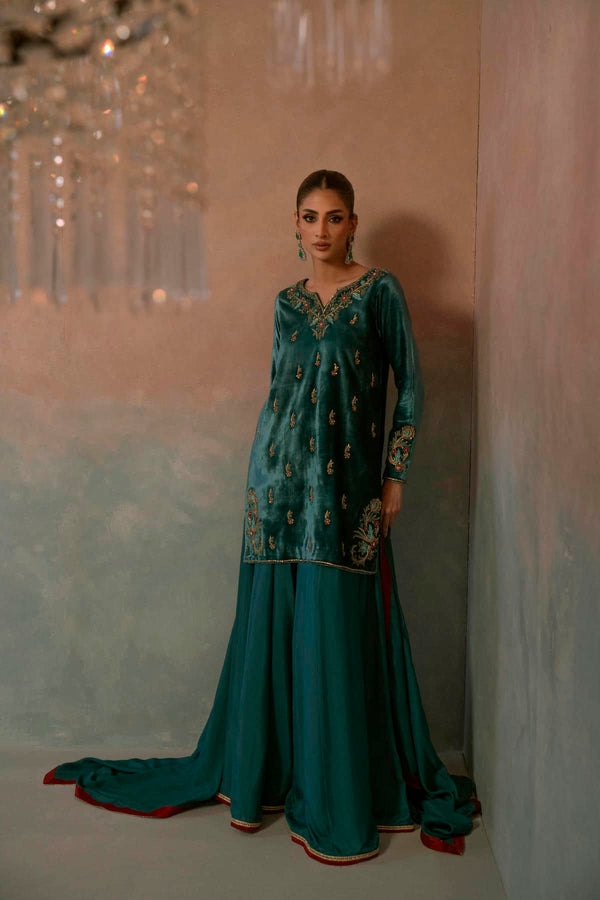 Ayesha Somaya | Velvet | Golden Haze