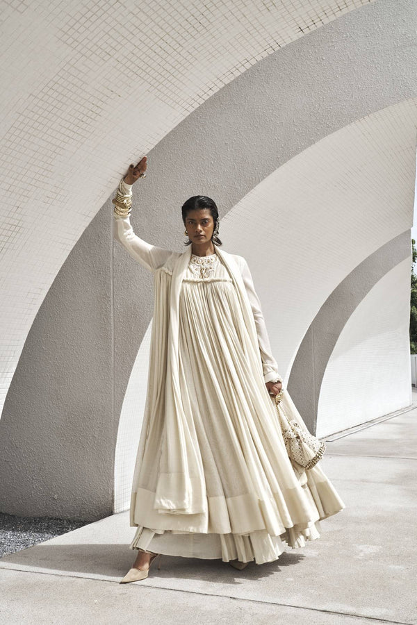 Iqbal Hussain | DW-18 - House of Ayeza