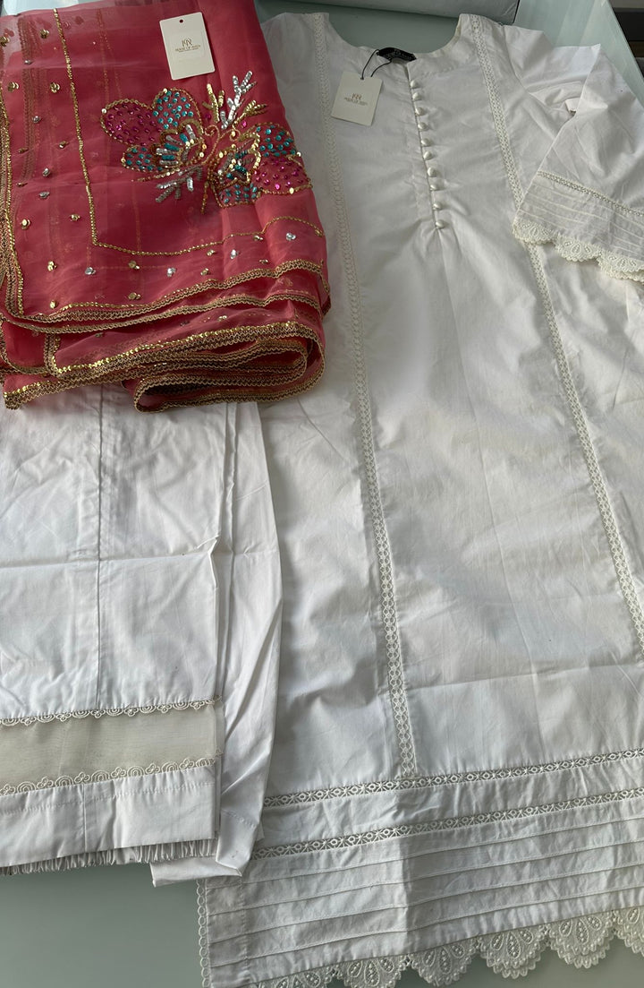 KK Stitches | White Glory - House of Ayeza