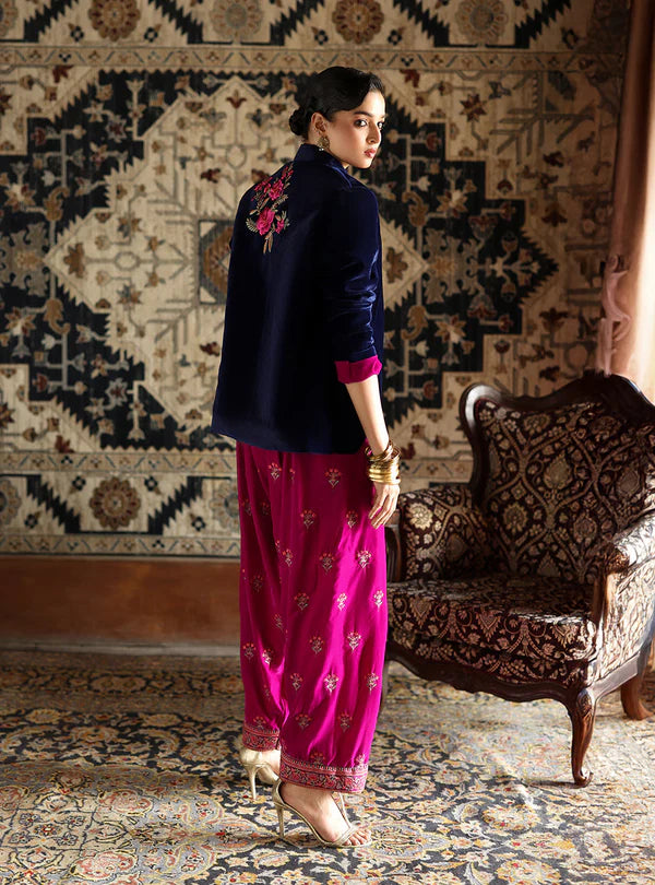 Zainab Chottani | Velura Velvet Edit 25 | Bela Jacket And Farshi - House of Ayeza